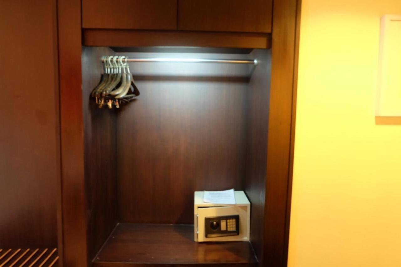 The Rose Bangkok Hotel Ngoại thất bức ảnh